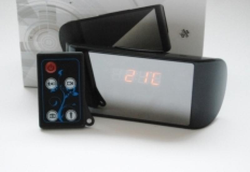 Електронен часовник с HD камера с детектор за движение